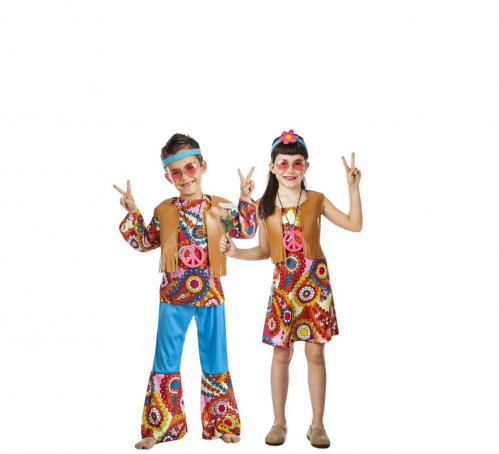 Casal de hippies com colete de criança