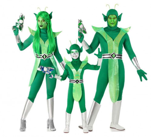 Group of green and silver aliens