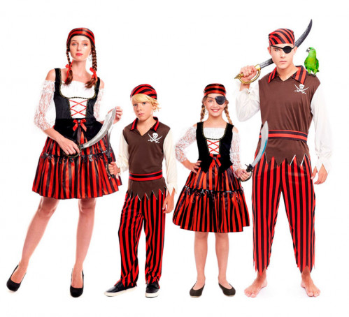 Grupo de piratas às riscas