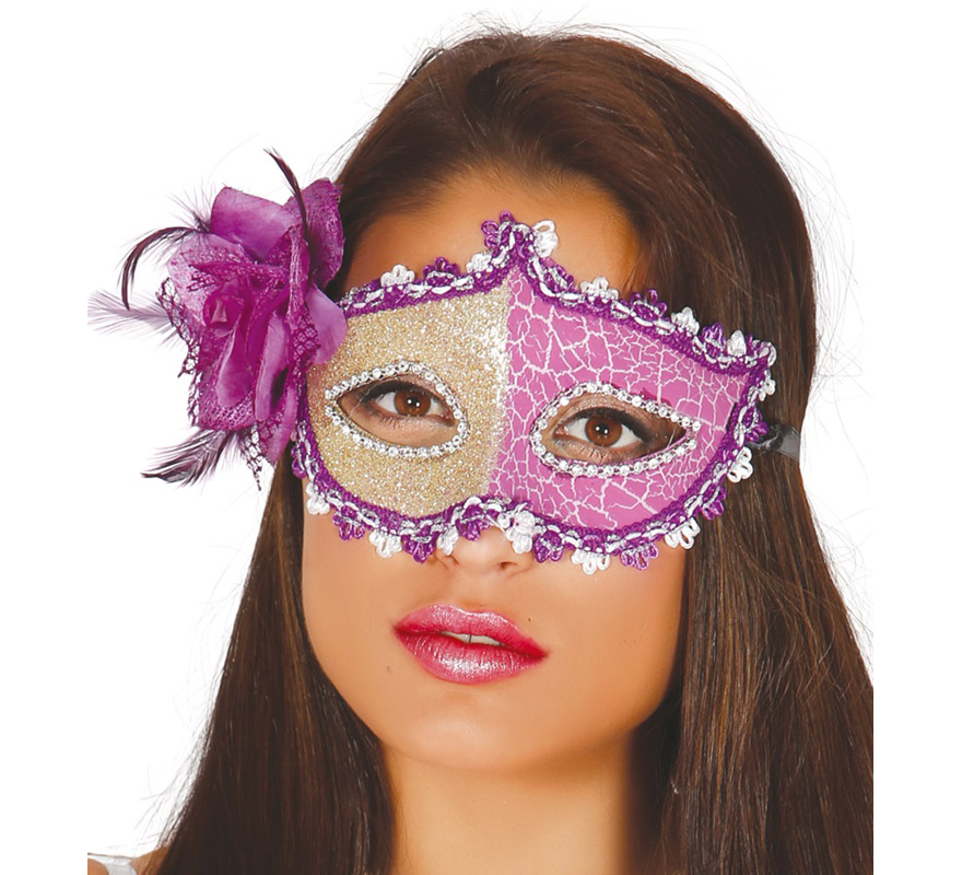 Máscara roxa com flor rosa