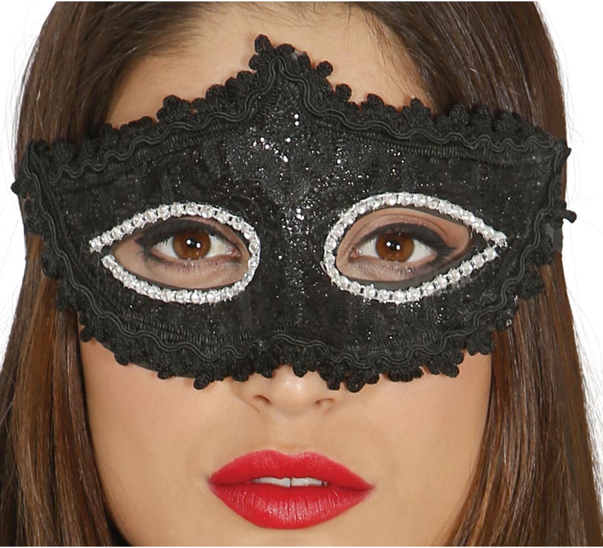 Máscara decorada preta