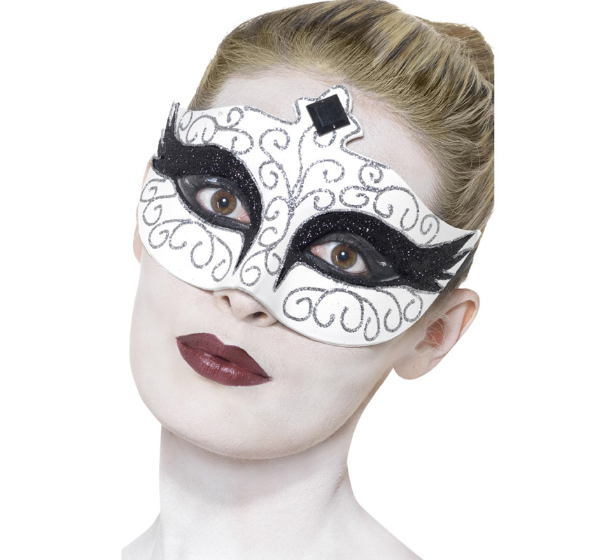 Máscara gótica preto e branca