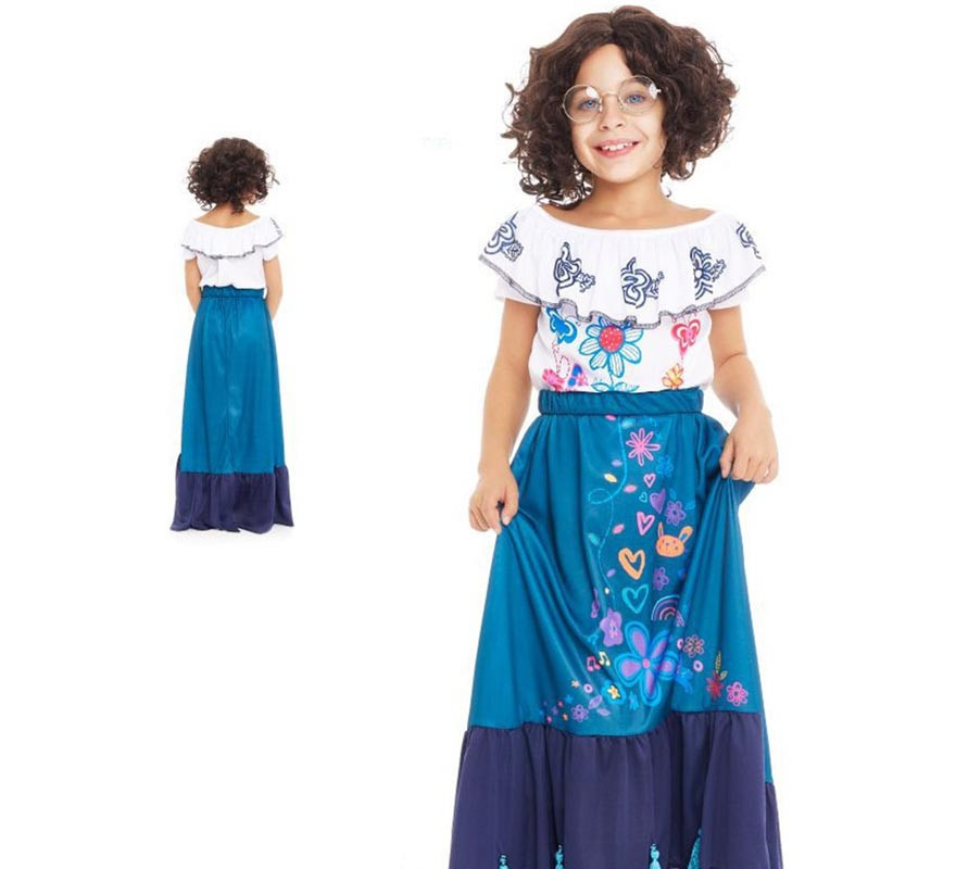 Traditional Colombian costume for girls