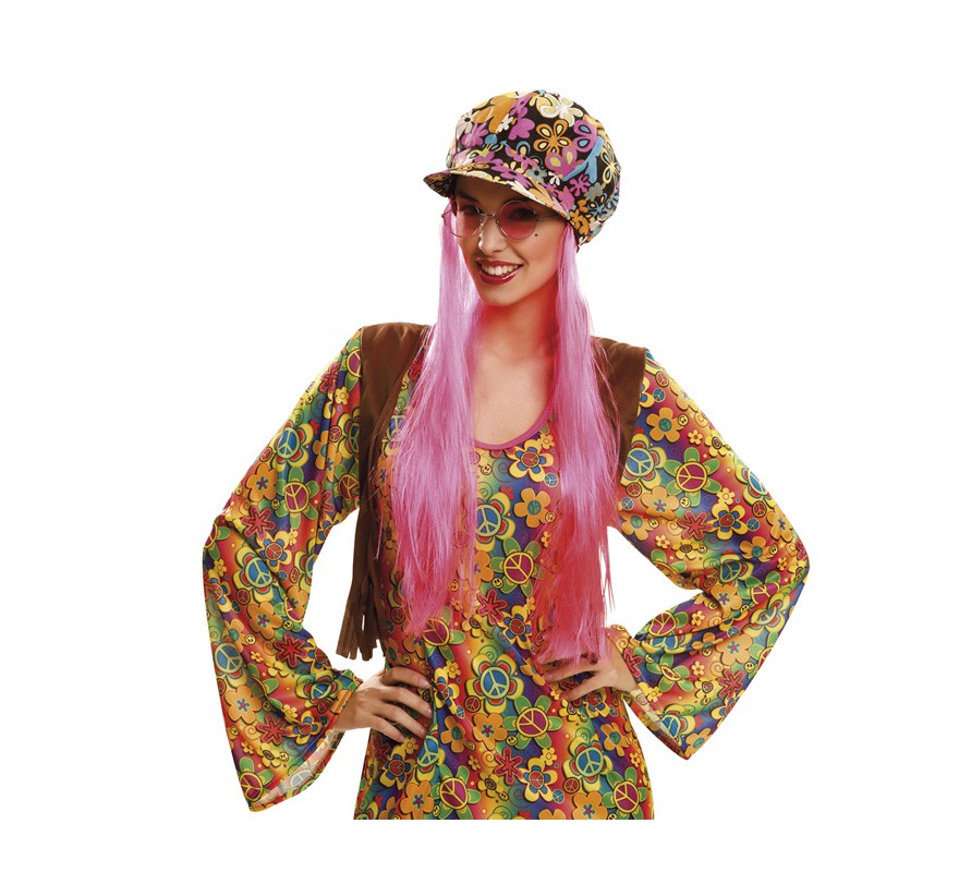 Boné hippie com cabelo rosa