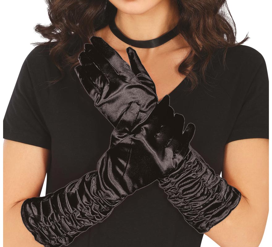 Luvas pretas enrugadas