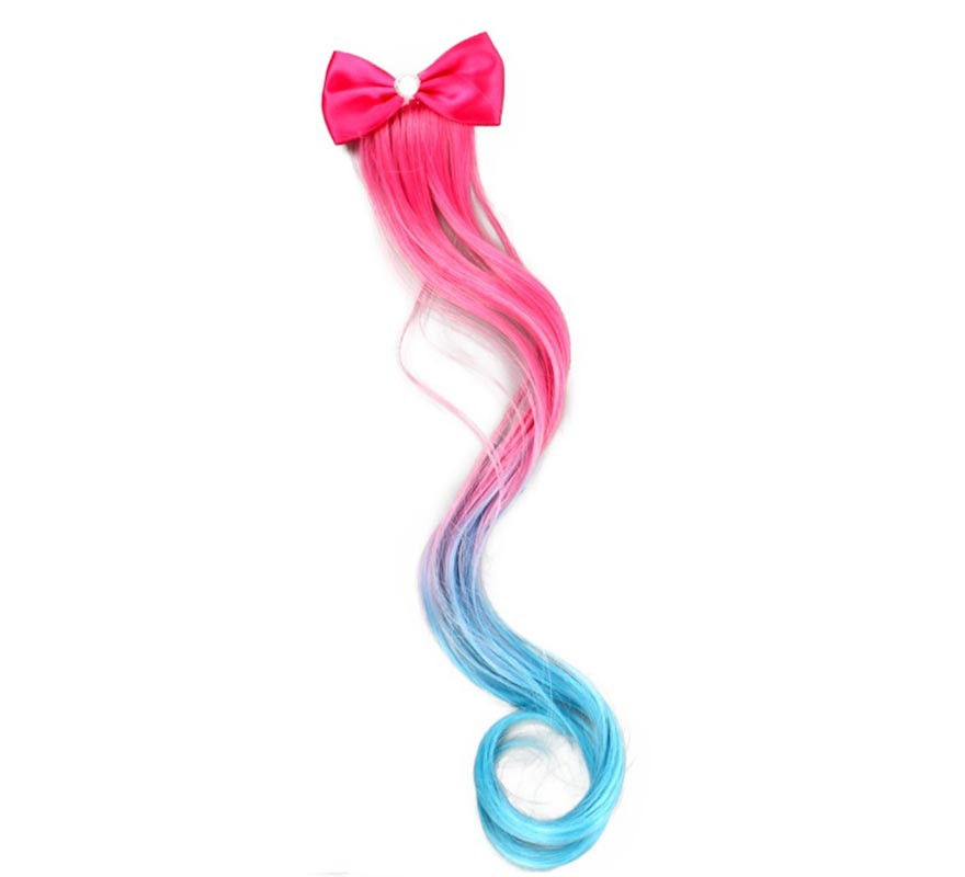 Tuft with fuchsia and blue bow