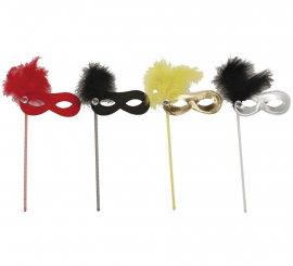 Máscara penugem em cores sortidas medindo 42x17 cm