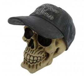 Decorative skull with cap measuring 11x16.5x13.3 cm