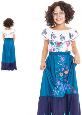 Traditional Colombian costume for girls