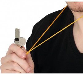 Pacote de 4 apitos de metal com corda