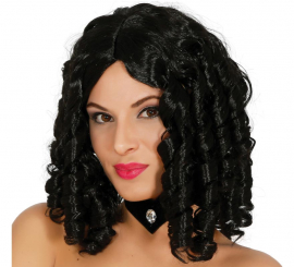 Morena de cachos longos de peruca