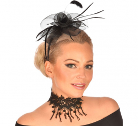 Choker with black pearls and chains